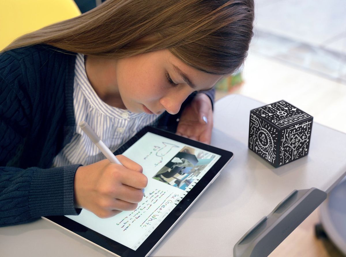 Three use case of the Merge Cube: the future of education - VR Expert Blog