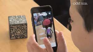 Augmented reality with Merge Cubes in the classroom